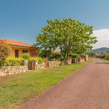 Villetta Con Giardino Villa Olbia